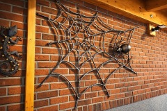 Kovaná pavučina s pavoukem